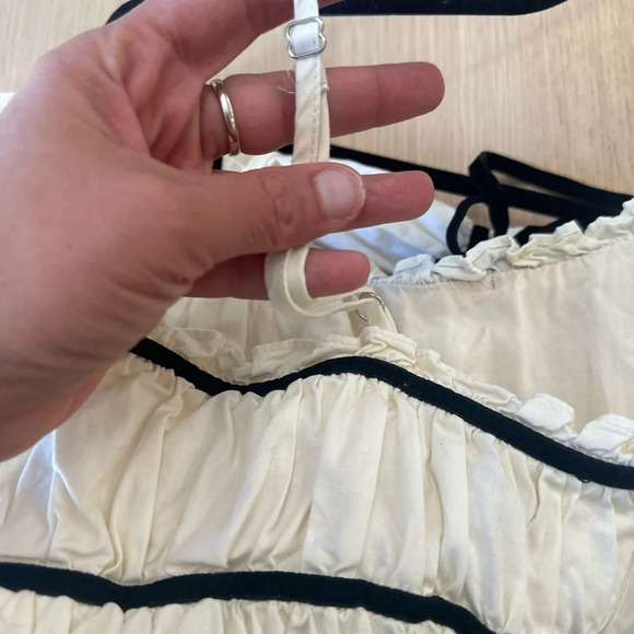 Momni Monochromatic Black and White with Contrast Lining Midi Dress Small 1543 - Picture 13 of 13